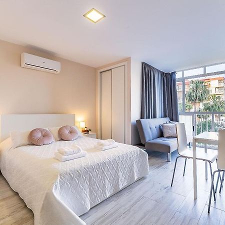 Sun Coast Benalmadena -- Superb Studio With 4 Pools, Gardens & Breakfast 外观 照片