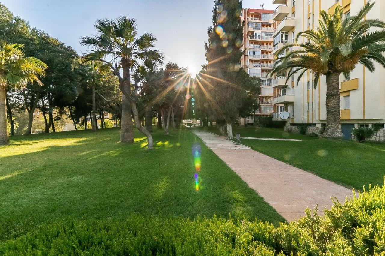 Sun Coast Benalmadena -- Superb Studio With 4 Pools, Gardens & Breakfast 外观 照片