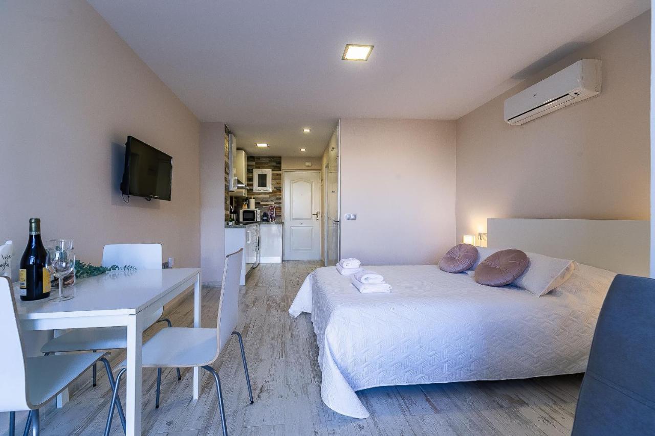 Sun Coast Benalmadena -- Superb Studio With 4 Pools, Gardens & Breakfast 外观 照片