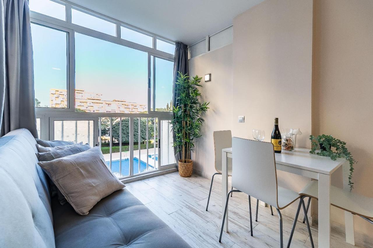 Sun Coast Benalmadena -- Superb Studio With 4 Pools, Gardens & Breakfast 外观 照片