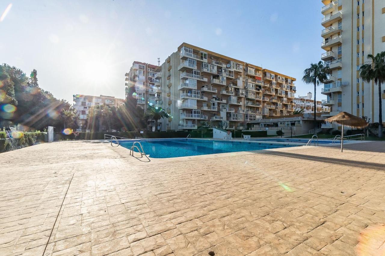 Sun Coast Benalmadena -- Superb Studio With 4 Pools, Gardens & Breakfast 外观 照片