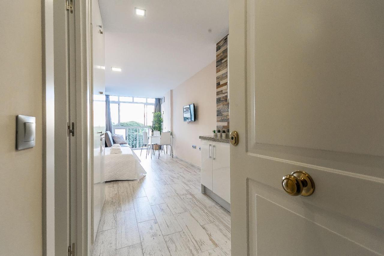 Sun Coast Benalmadena -- Superb Studio With 4 Pools, Gardens & Breakfast 外观 照片