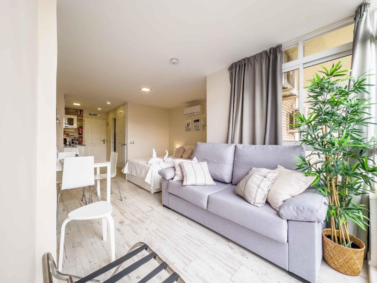 Sun Coast Benalmadena -- Superb Studio With 4 Pools, Gardens & Breakfast 外观 照片